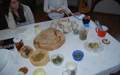 Zdravilni čaji in kruh iz krušne peči