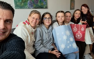 Projekt Dobrodelnost – darila za otroke in mladostnike