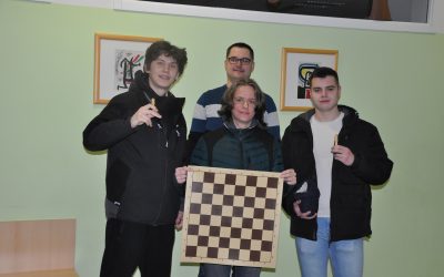 Zmagovalci na medregijskem tekmovanju v šahu